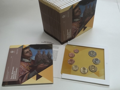 Foto de 2017 SAN MARINO SET EUROS 8 piezas